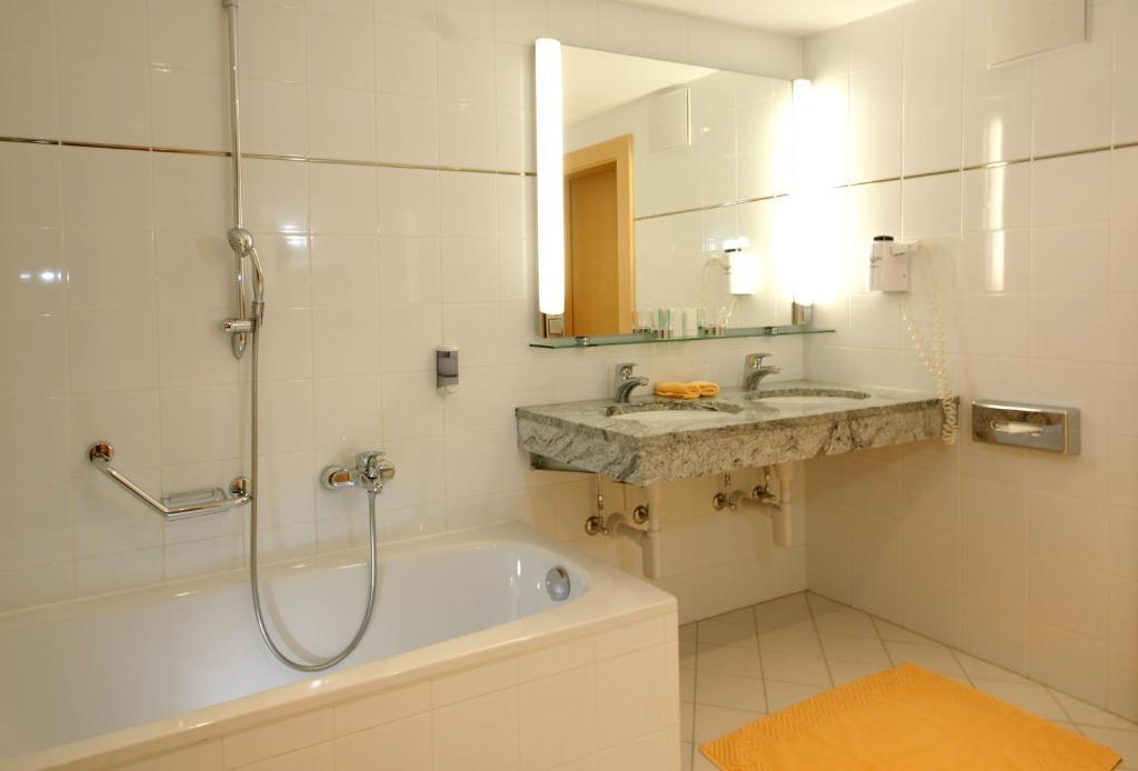 Hotel Post Sport- Und Wellness Samnaun Chambre photo